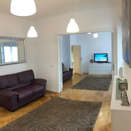 Downtown Bohemian Apartment Bucharest